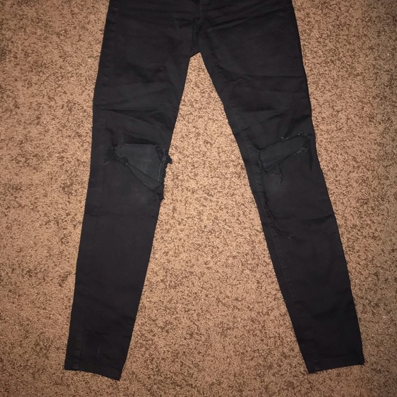 *SOLD* BLACK RIPPED JEANS - Picture 2 of 3